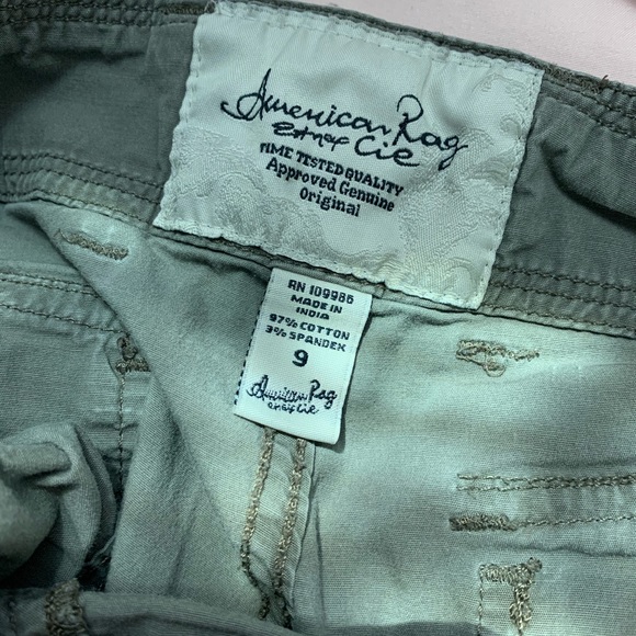 Grey short - Picture 6 of 6